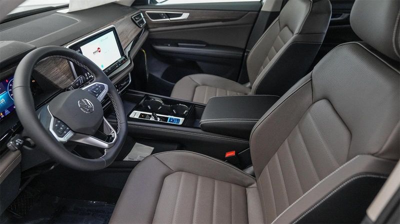 New 2025 Volkswagen Atlas 2.0T SELImage 19