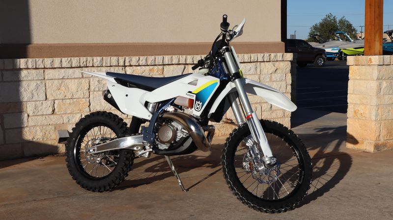 2025 HUSQVARNA TX 300 WHITEImage 2