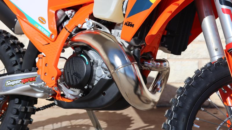 2025 KTM 300 XCW CHAMPION EDITION Image 5