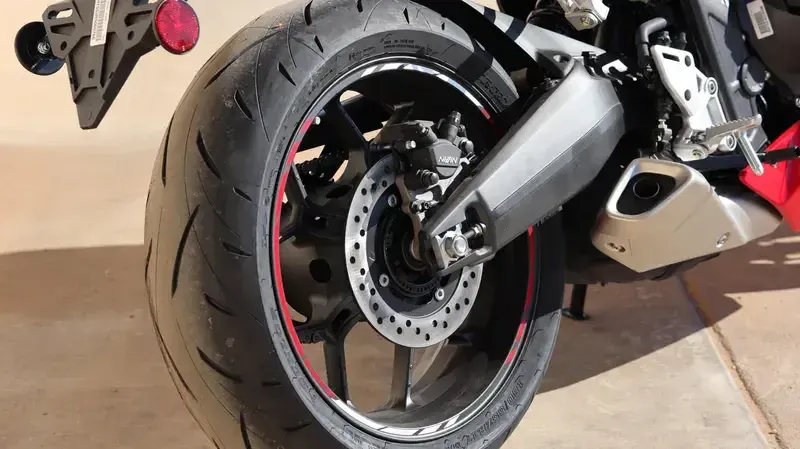 2025 Honda CBR650R ECLUTCH GRAND PRIX RED Image 15