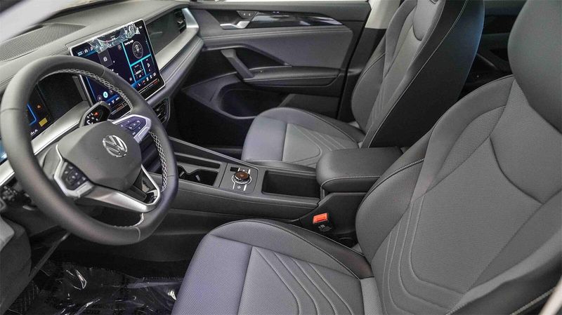 New 2025 Volkswagen Tiguan 2.0T SEImage 19