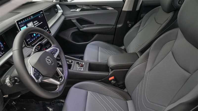 New 2025 Volkswagen Tiguan 2.0T SEImage 19