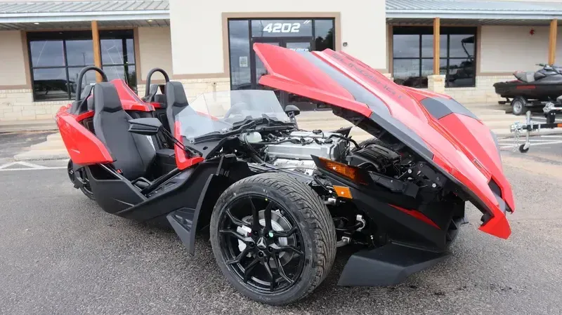 NEW 2025 POLARIS SLINGSHOT S AUTODRIVE Image 5
