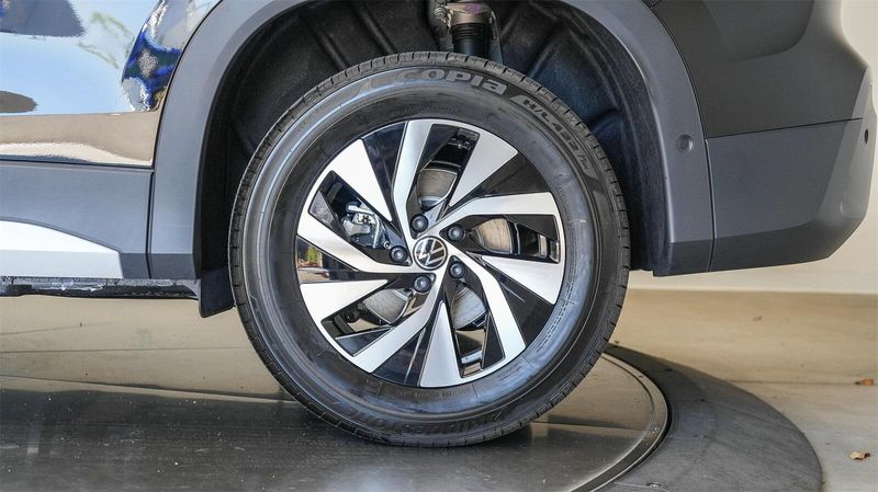 New 2025 Volkswagen Tiguan 2.0T SImage 9