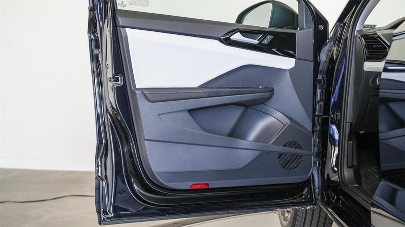 New 2025 Volkswagen Taos 1.5T SImage 21