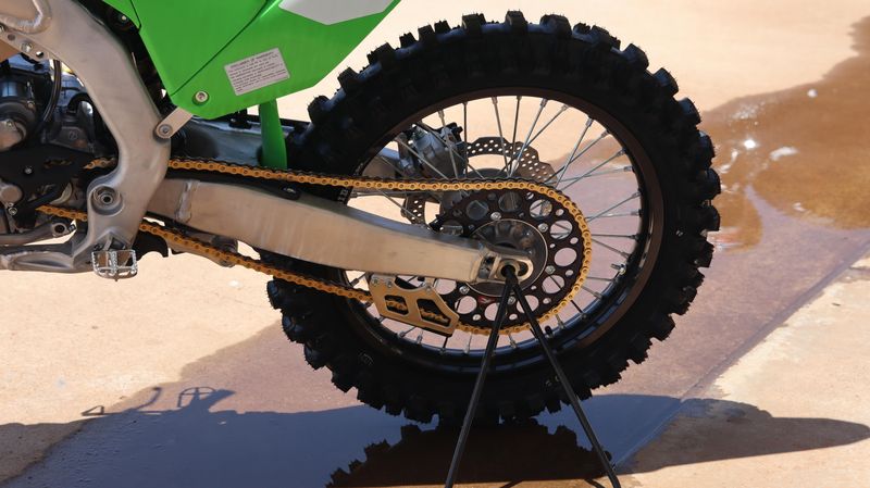 2025 Kawasaki KX450SR LIME GREEN Image 6