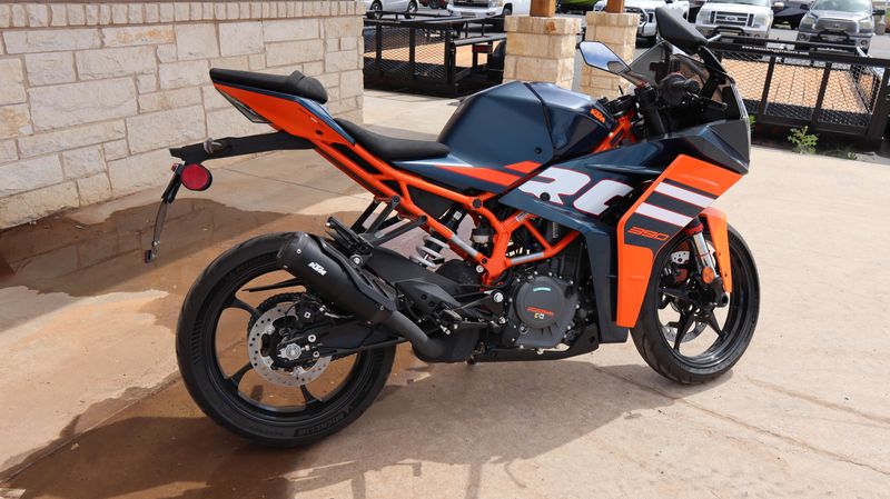 2024 KTM RC 390 Image 2