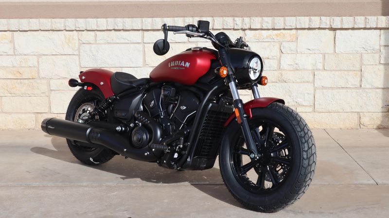 2025 Indian Motorcycle INDIAN SCOUT BOBBER LIMITED SUNSET RED SMOKEImage 1