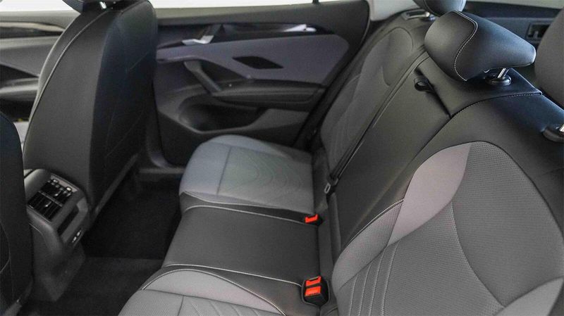 New 2025 Volkswagen Tiguan 2.0T SEImage 18
