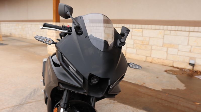 2025 Yamaha YZFR3 ABS MATTE STEALTH BLACKImage 12