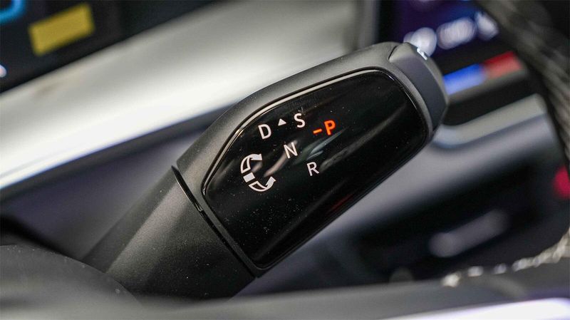 New 2025 Volkswagen Tiguan 2.0T SEImage 20