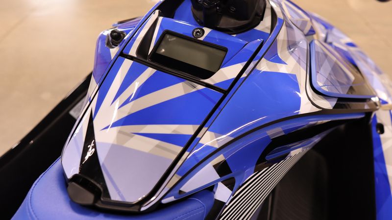 2025 SEADOO SPARK TRIXX FOR 3 SAND AND DAZZLING BLUE Image 8