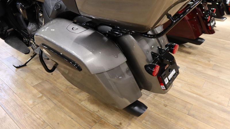 2025 Indian Motorcycle PURSUIT DARK HORSE HEAVY METAL Image 15