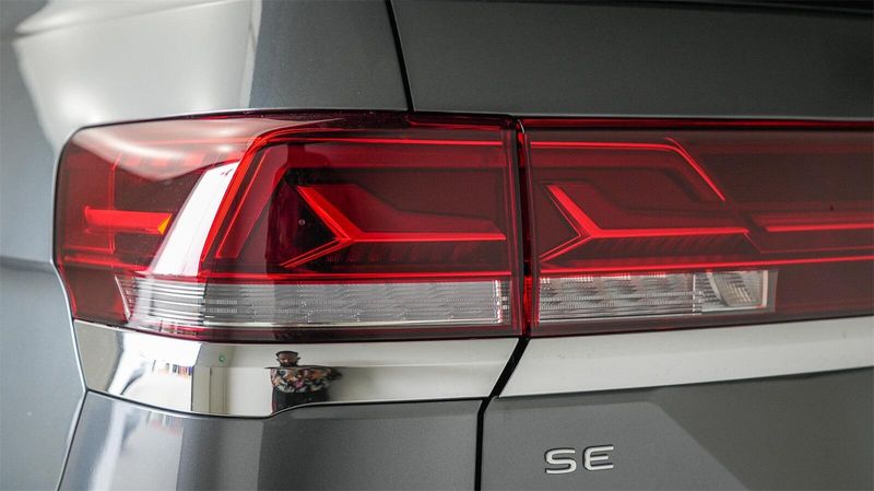 New 2025 Volkswagen Atlas 2.0T SE w/TechnologyImage 8
