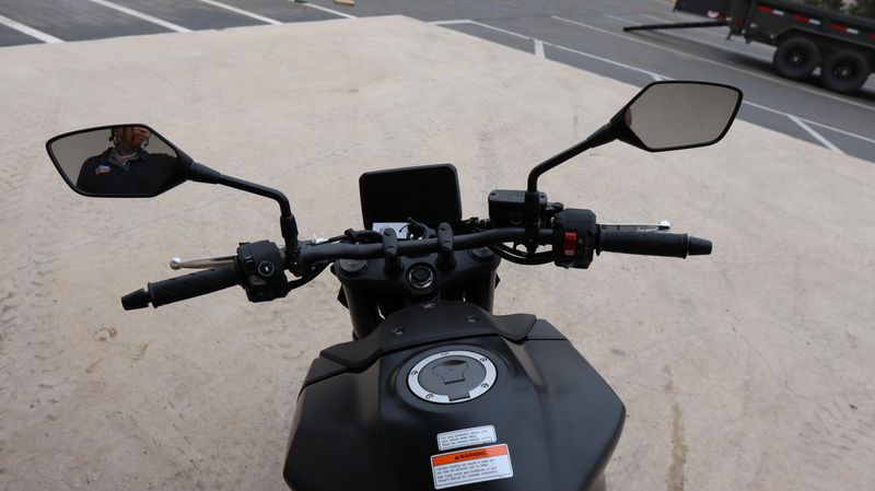 NEW 2025 HONDA CB750 HORNET Image 12