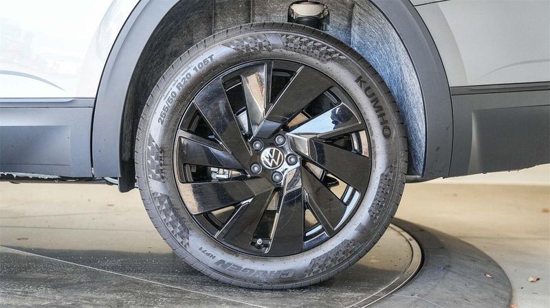 New 2025 Volkswagen Atlas 2.0T SE w/TechnologyImage 9