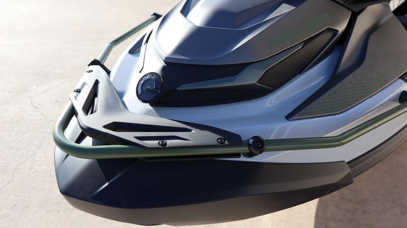 2025 SEADOO FISHPRO APEX 300 WITH SOUND SYSTEM IDF SHARK GREY AND NORI GREEN Image 4