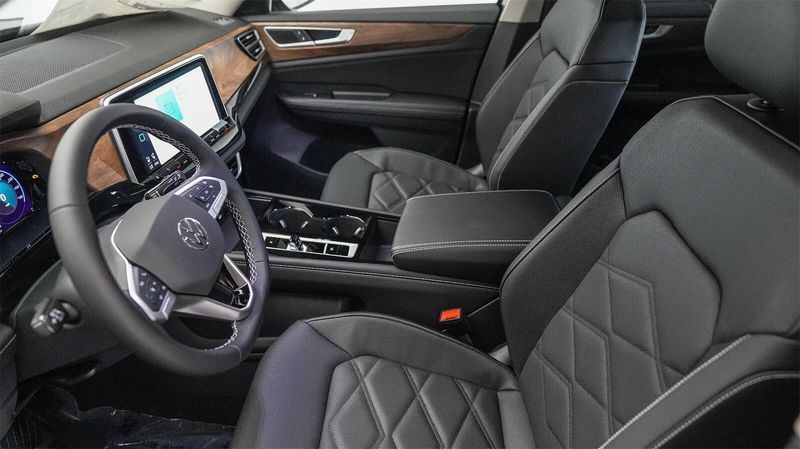 New 2025 Volkswagen Atlas 2.0T SE w/TechnologyImage 19