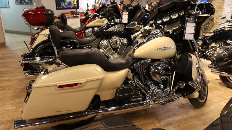 2014 HARLEY Street Glide Special Image 1