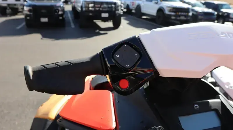 NEW 2026 SEADOO SPARK FOR 3 90HP CONVENIENCE PACKAGE WITH SOUND SYSTEM Image 2