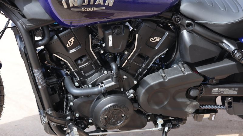 2025 Indian Motorcycle SCOUT BOBBER LIMITED WITH TECHNOLOGY PACKAGE SPIRIT BLUE METALLIC Image 7
