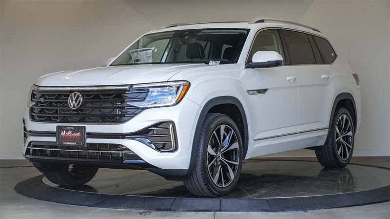 New 2025 Volkswagen Atlas 2.0T SEL Premium R-LineImage 1
