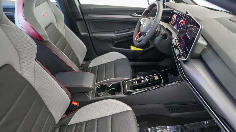 New 2025 Volkswagen Golf GTI AutobahnImage 18