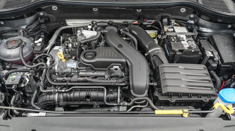 New 2025 Volkswagen Taos 1.5T SImage 12