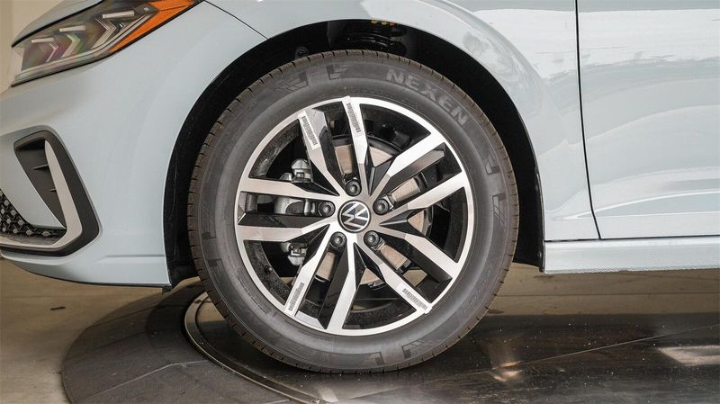 New 2025 Volkswagen Jetta 1.5T SEImage 10