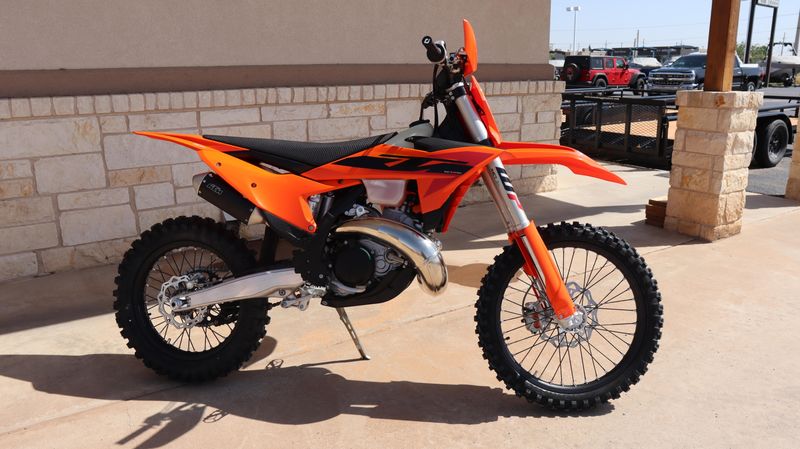 2025 KTM 300 XC ORANGE Image 2