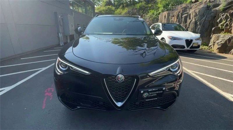 2023 Alfa Romeo Stelvio Ti AwdImage 5