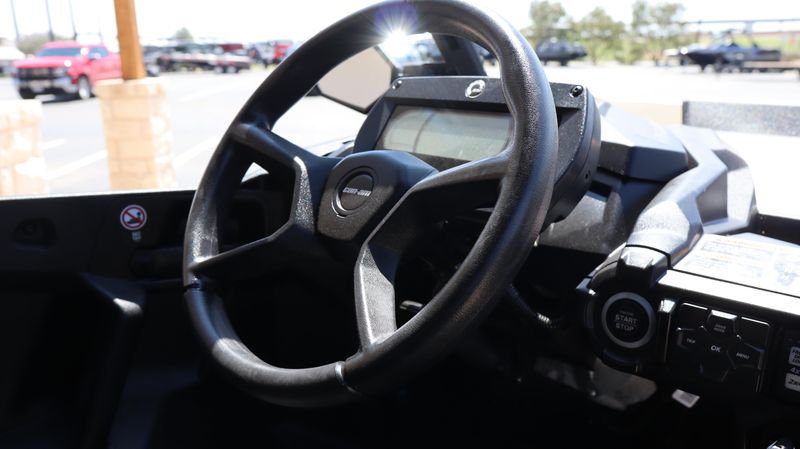 2024 Can-Am SSV COM MAX XTP 64 1000R TN 24 XT 1000R Image 22