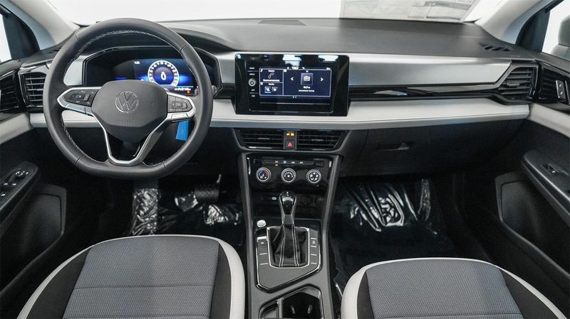 New 2025 Volkswagen Taos 1.5T SImage 13