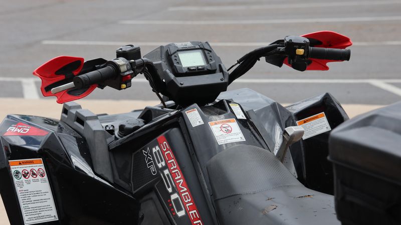 2013 Polaris Scrambler XP 850 HO EPS LE Image 10