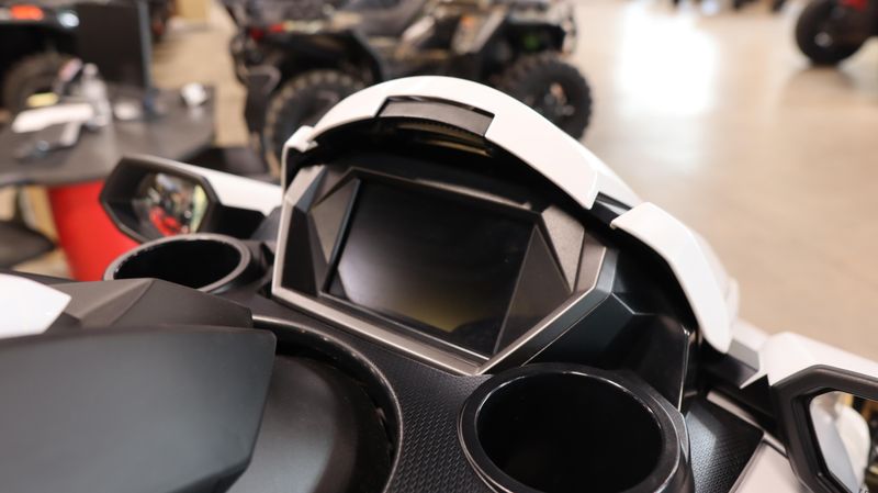 2025 Yamaha FX CRUISER SVHO WITH AUDIO WHITE Image 6