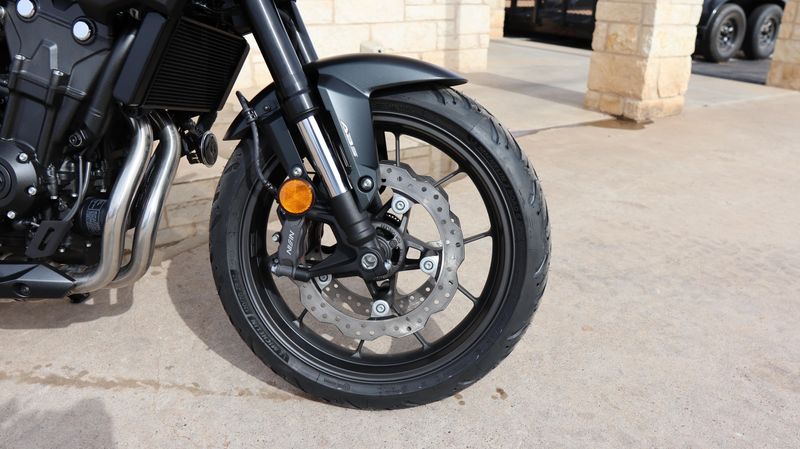 NEW 2025 HONDA CB500F ABS MATTE BLACK METALLIC Image 6