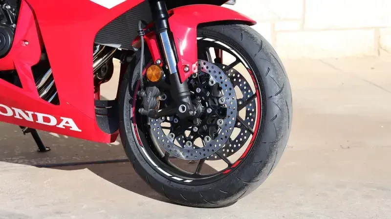 2025 Honda CBR650R ECLUTCH GRAND PRIX RED Image 16