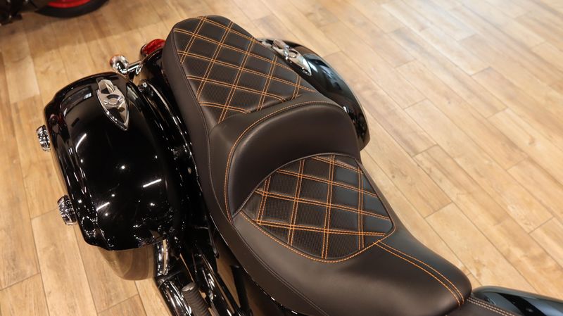 2016 Indian Motorcycle CHIEFTAIN BLACK 49S Base Image 13