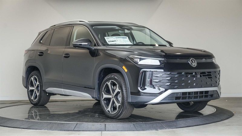 New 2025 Volkswagen Tiguan 2.0T SEImage 5