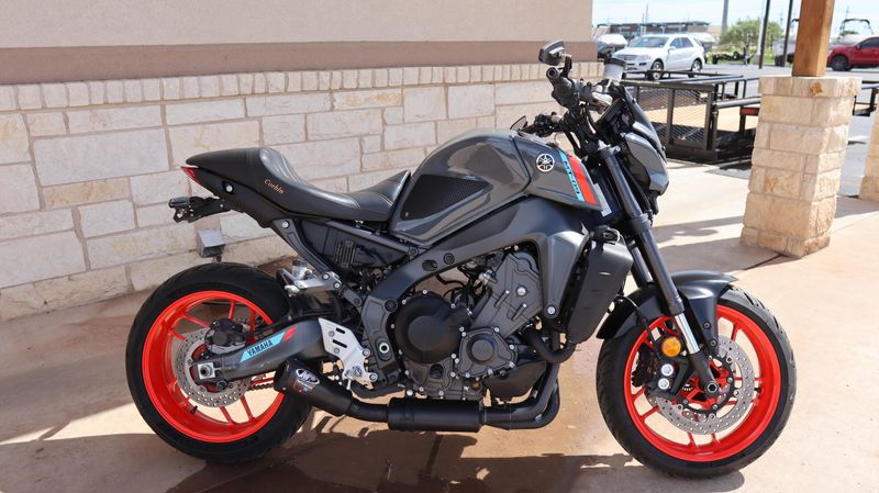 2021 Yamaha MT09 Image 2