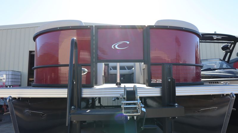 2025 CREST CLASSIC 220 FISH CABERNET WITH WHITE ACCENT Image 4