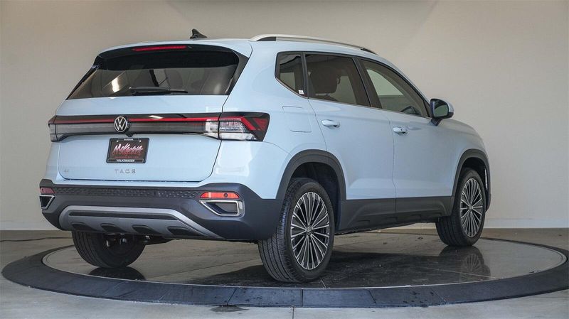 New 2025 Volkswagen Taos 1.5T SEImage 4