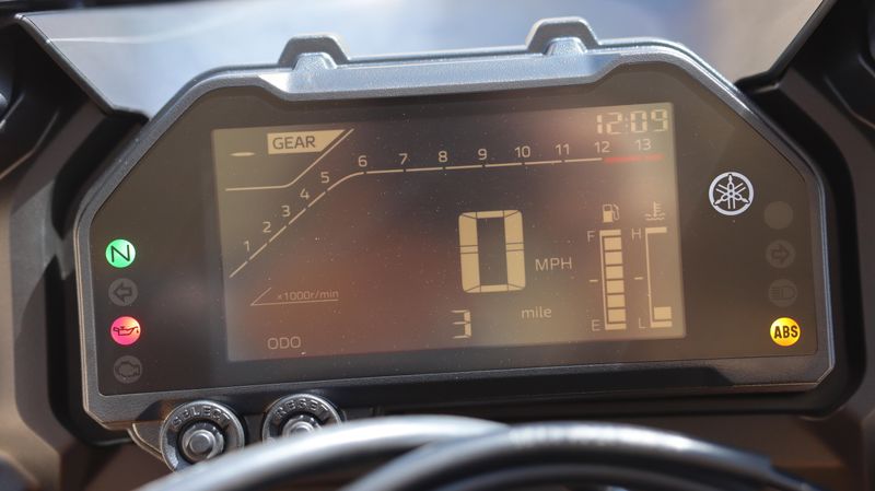 NEW 2026 YAMAHA YZFR3 ABS Image 14