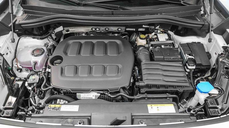 New 2025 Volkswagen Tiguan 2.0T SEImage 12