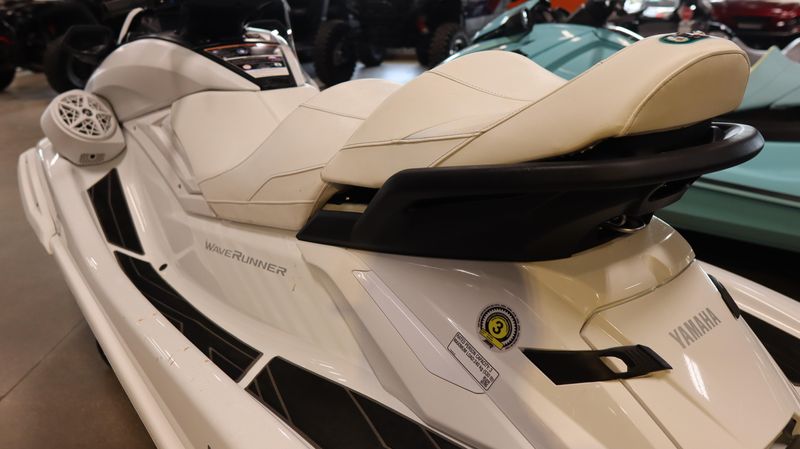 2025 Yamaha FX CRUISER SVHO WITH AUDIO WHITE Image 5