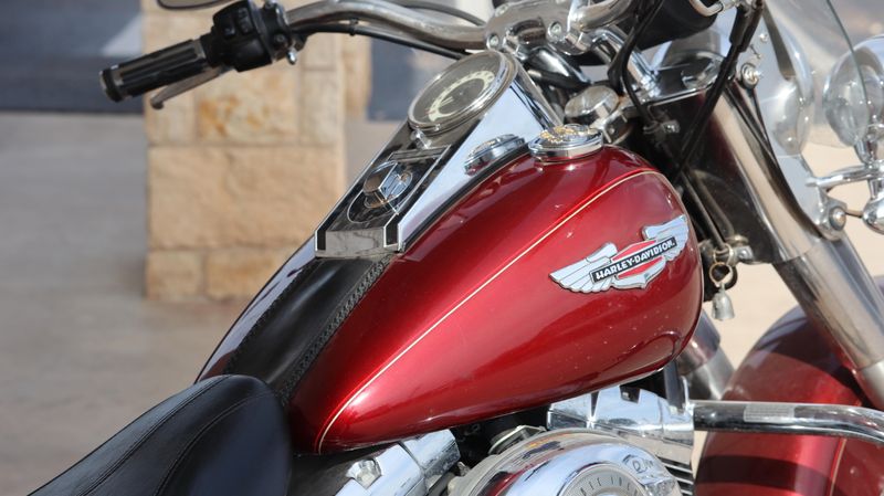 2009 HARLEY Softail Deluxe Image 4