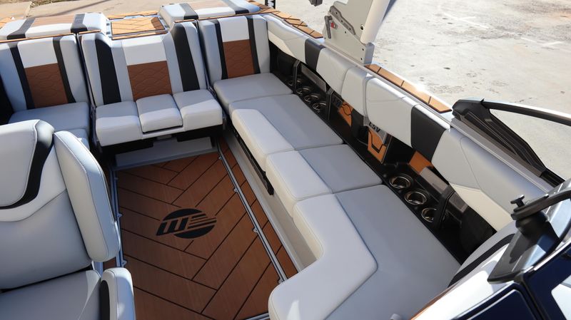 2025 MALIBU WAKESETTER 23 LSV Image 22