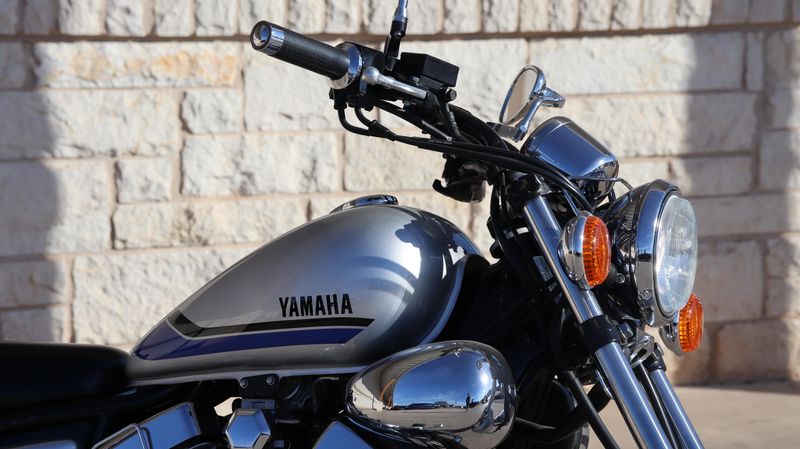 2020 YAMAHA V Star 250 in a BLUE & SILVER exterior color. Family PowerSports (877) 886-1997 familypowersports.com 