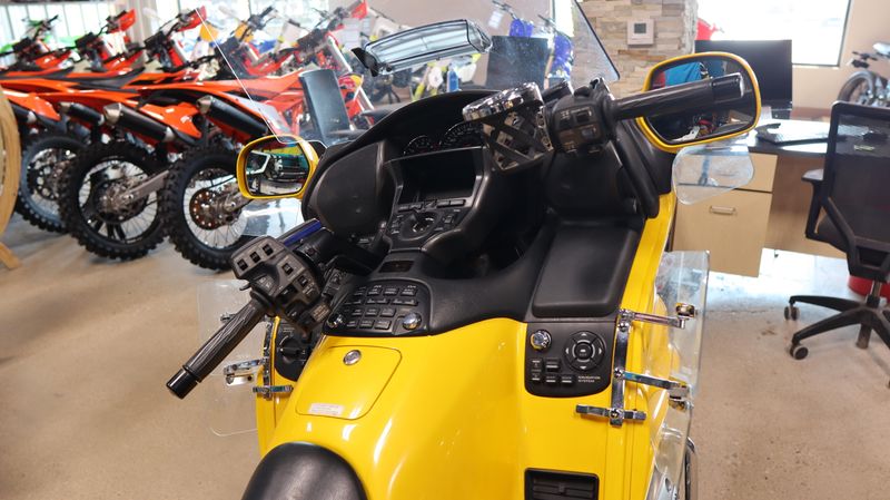 2010 Honda GOLD WING Image 6