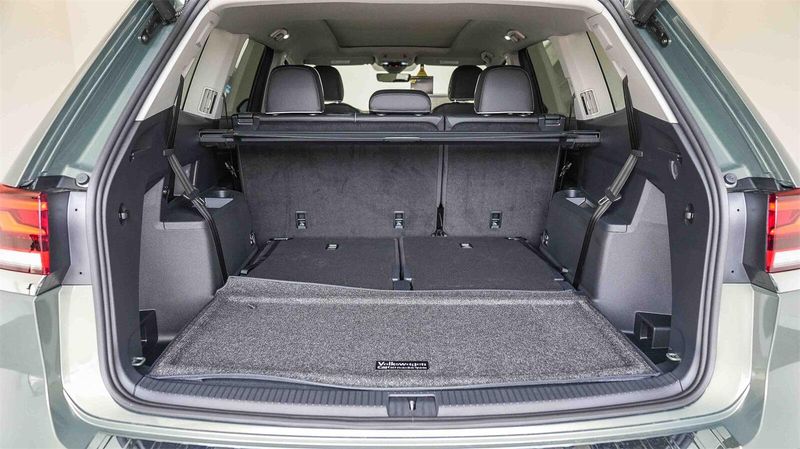 New 2026 Volkswagen Atlas 2.0T SEL Premium R-LineImage 11
